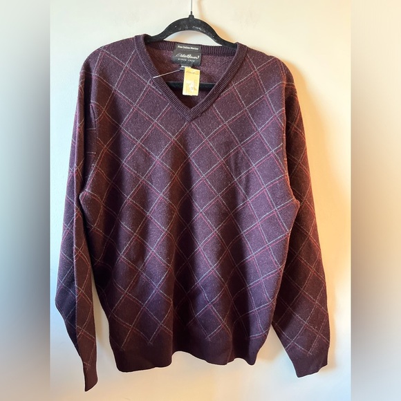 Eddie Bauer Merino Wool V-neck Sweater - Picture 4 of 10